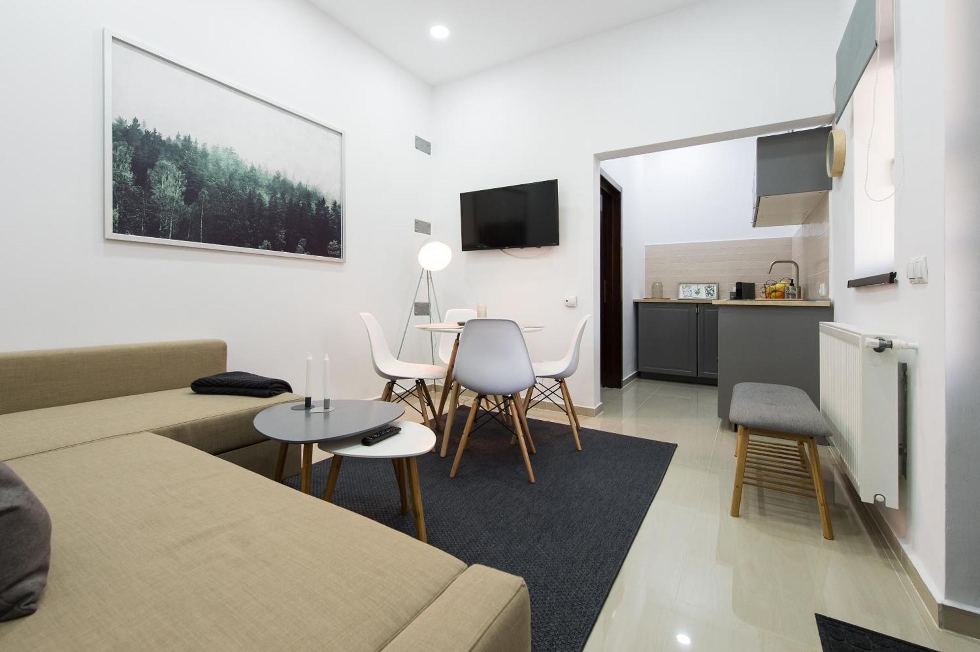 Gorgeous Brasov Flat With Patio And Mountain Views Daire Dış mekan fotoğraf