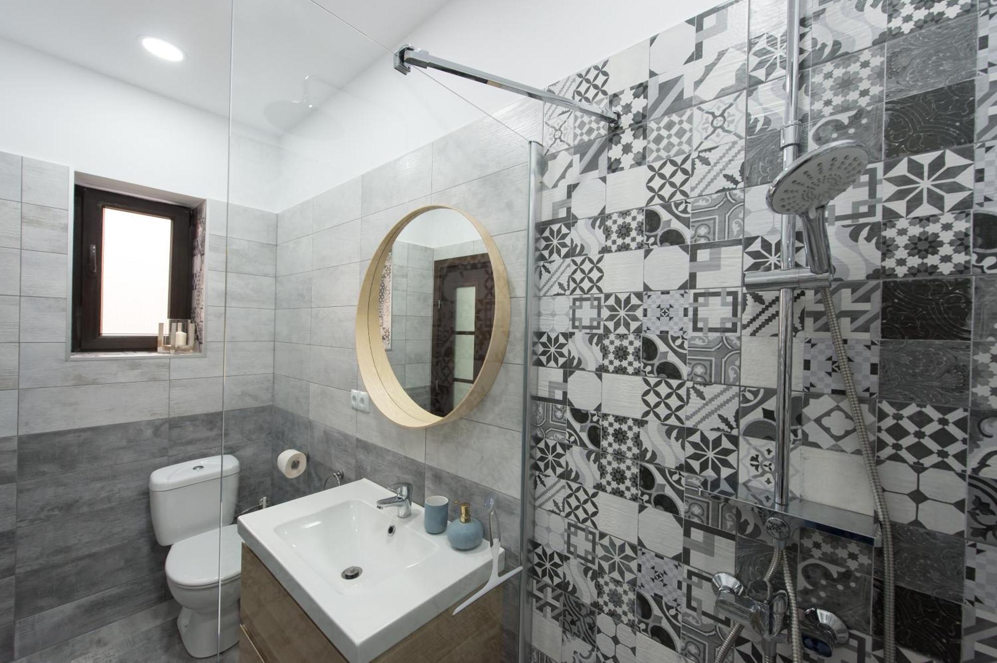 Gorgeous Brasov Flat With Patio And Mountain Views Daire Dış mekan fotoğraf